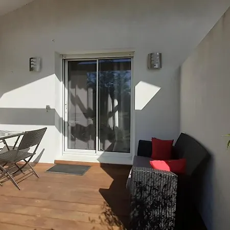 & D'hotes - Le Petit Bali Bed & Breakfast 3*