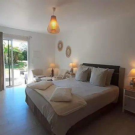 & D'hotes - Le Petit Bali Frühstückspension