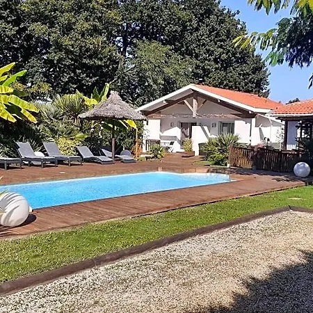 & D'hotes - Le Petit Bali Frühstückspension