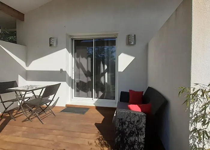 & D'hotes - Le Petit Bali Bed & Breakfast 3*